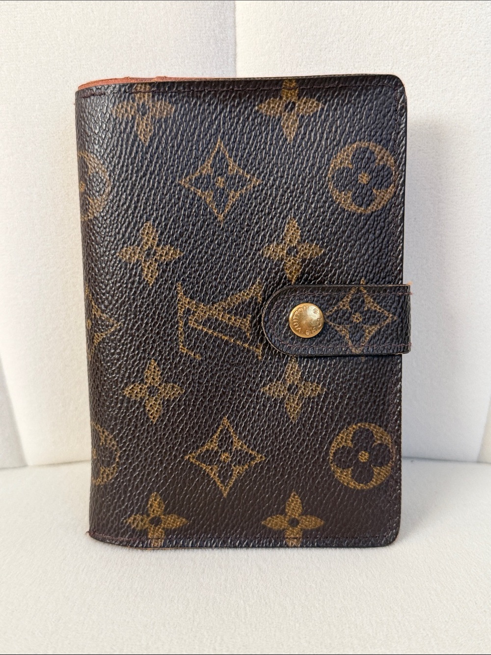 Louis Vuitton Monogram Kiss Lock Wallet Vintage Soft Snap Edge Shows Wear
